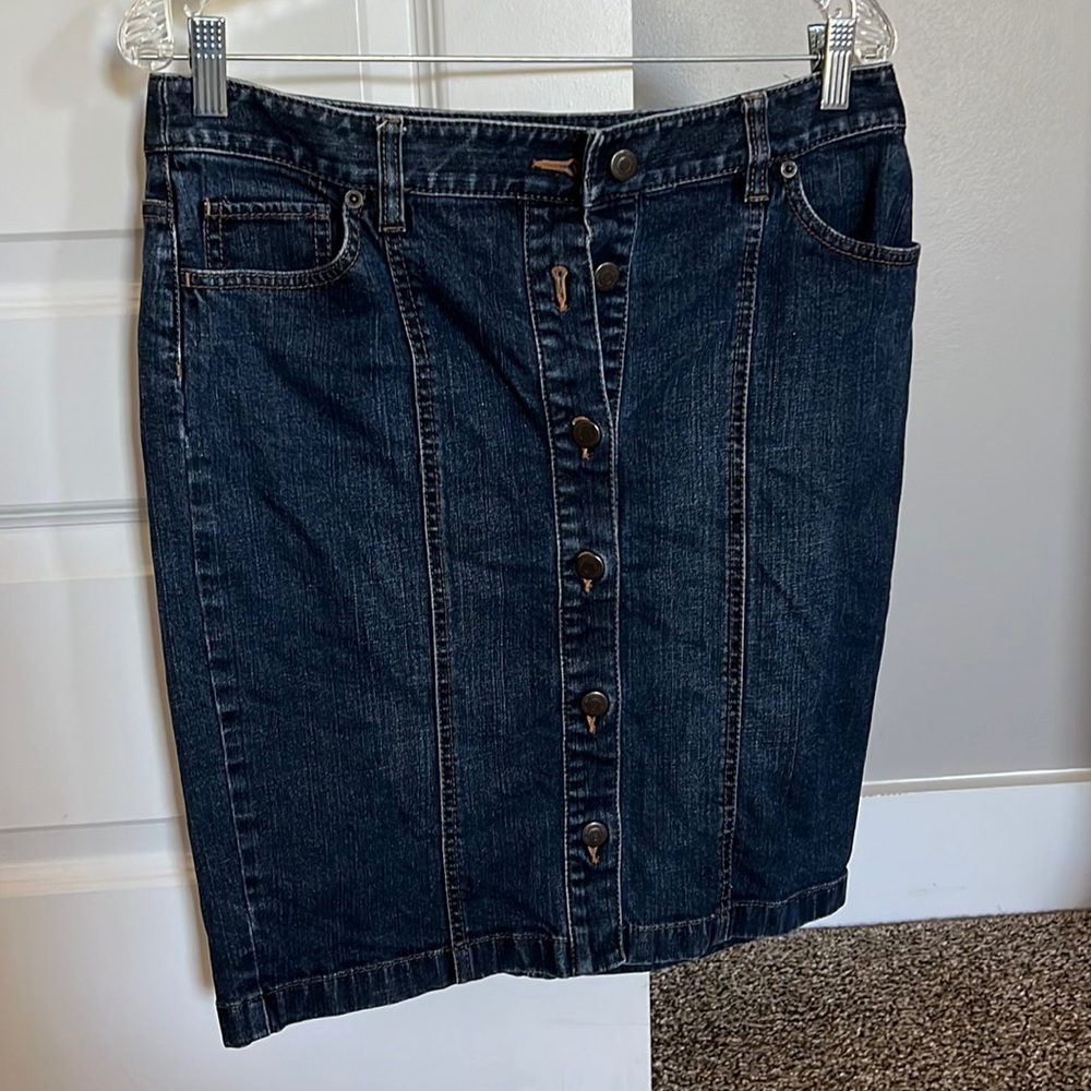 Loft button down denim skirt size 6